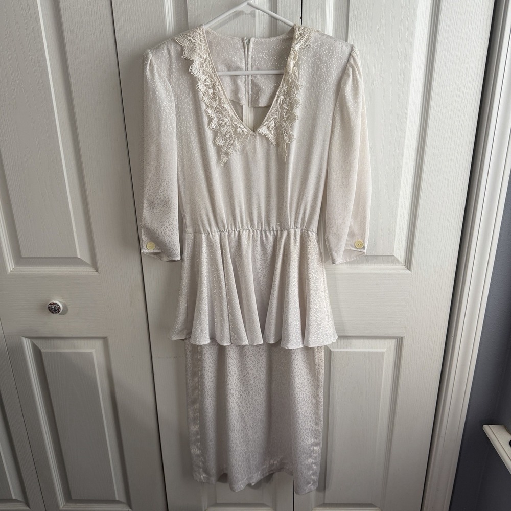 Vintage 1980s? White V Neck 3/4 Sleeve Lace Accent Wedding Formal‎ Dress Costume